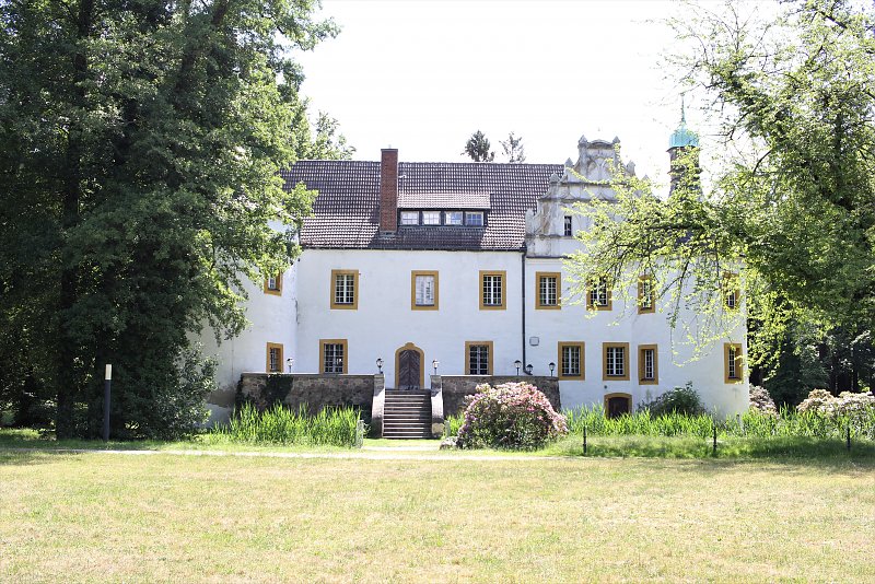 Schloss Sallgast im Juni 2022, Foto: Sarah Große, ©Amt Kleine Elster
